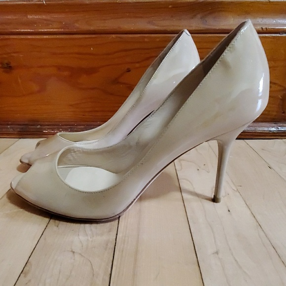 Tan Jimmy Choo heels different sizes - Picture 2 of 4